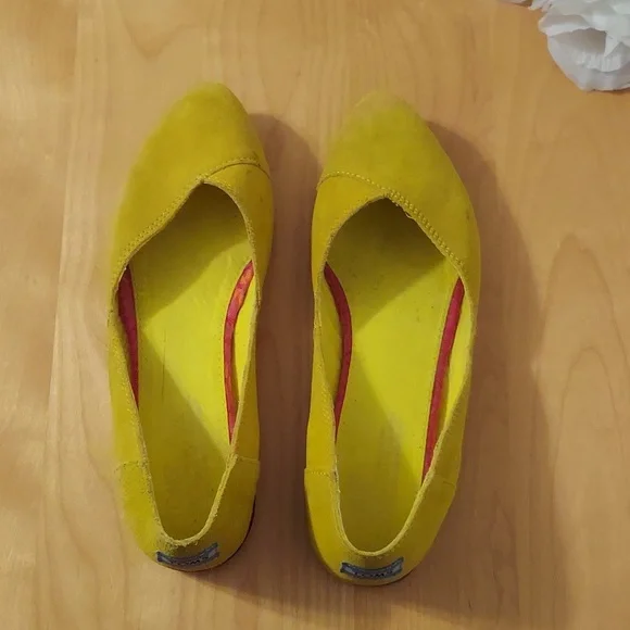TOMS Shoes Blazing Yellow Women's Jutti Suede Flats Size 7 - Picture 7 of 16